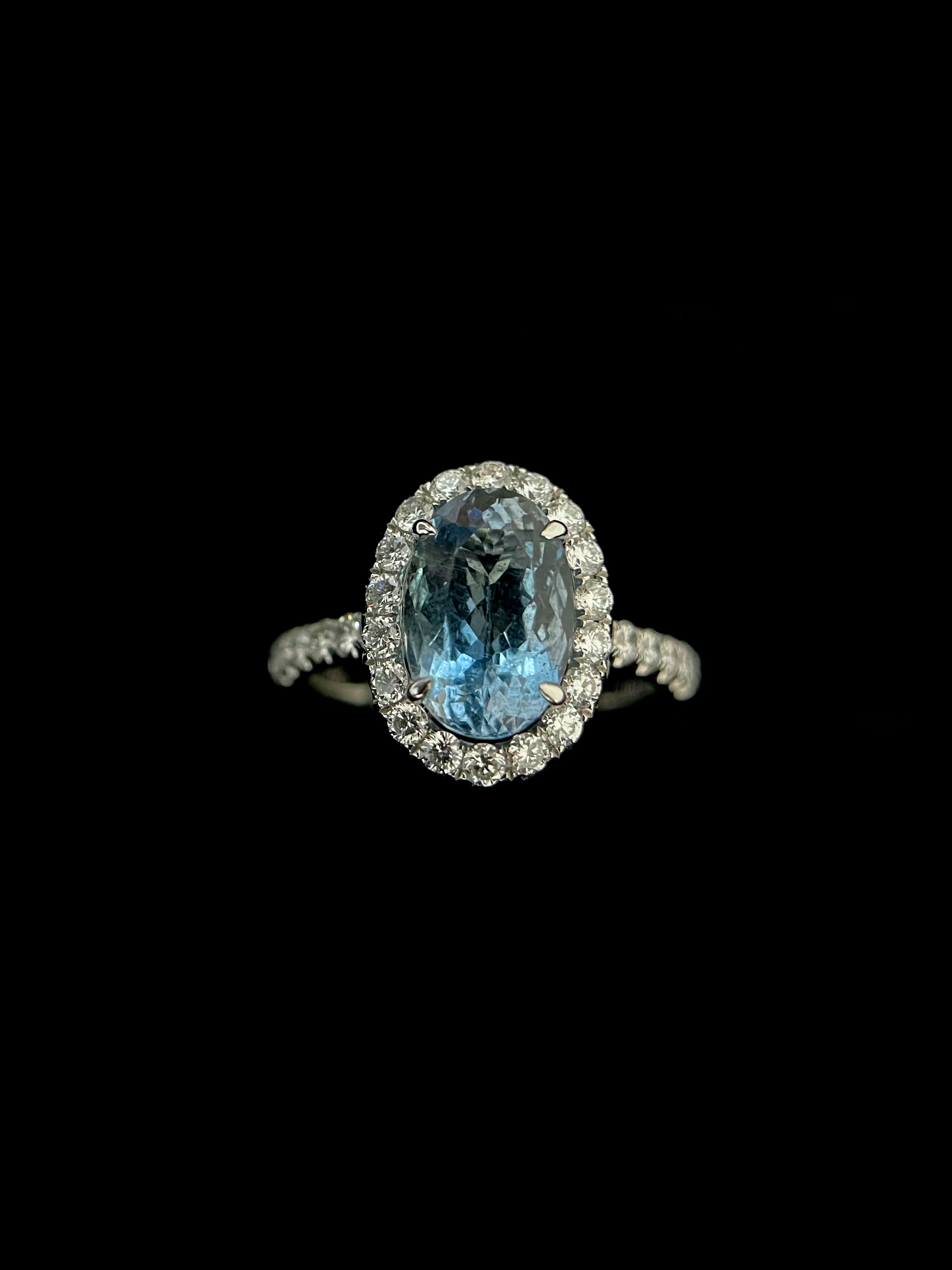 Santa Maria Diamond Halo Ring